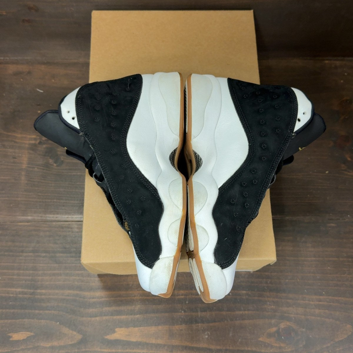 Jordan 13 Retro Black White Gum (GS) Size 6.5Y (Pre-Owned) - Image 4