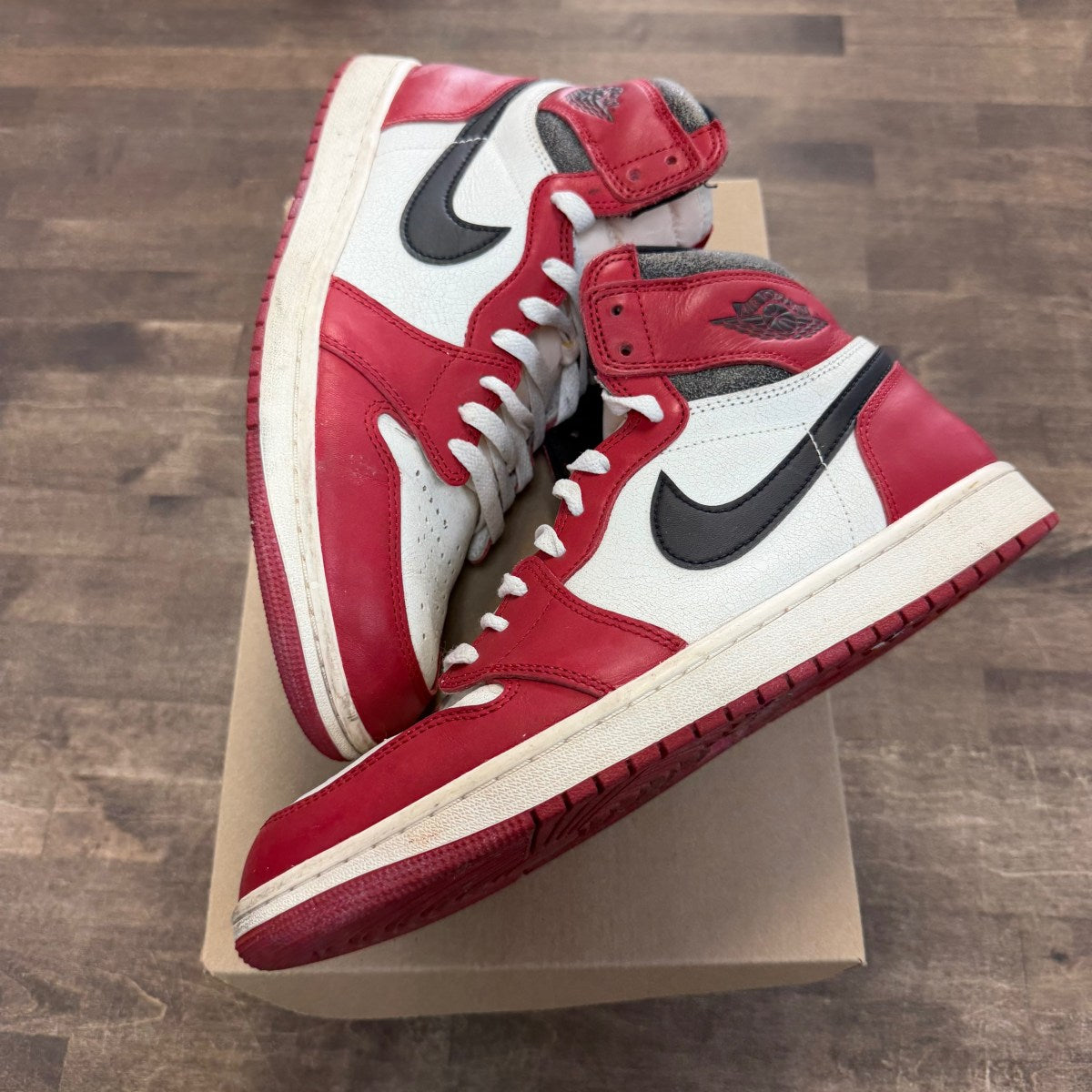 Jordan 1 Retro High OG Chicago Lost and Found Size 11 (Pre-Owned) - Image 1