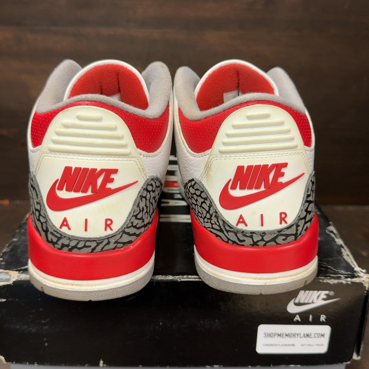 Jordan 3 Retro Fire Red (2022) Size 10 (Pre-Owned) - aux