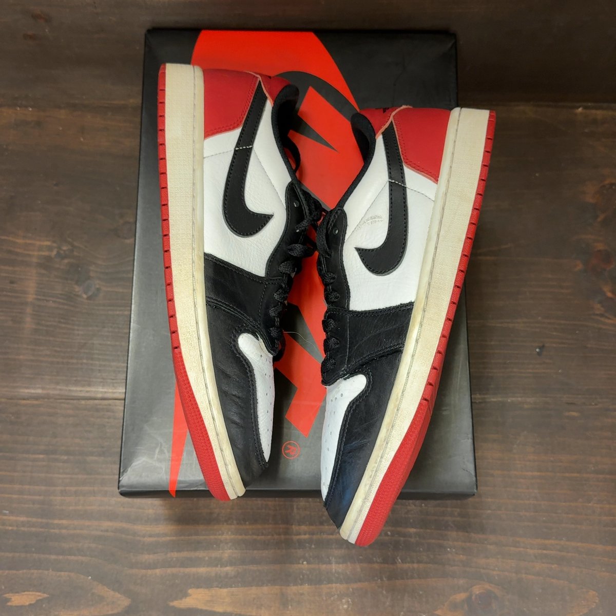 Jordan 1 Retro Low OG Black Toe (2023) Size 10 (Pre-Owned) - back