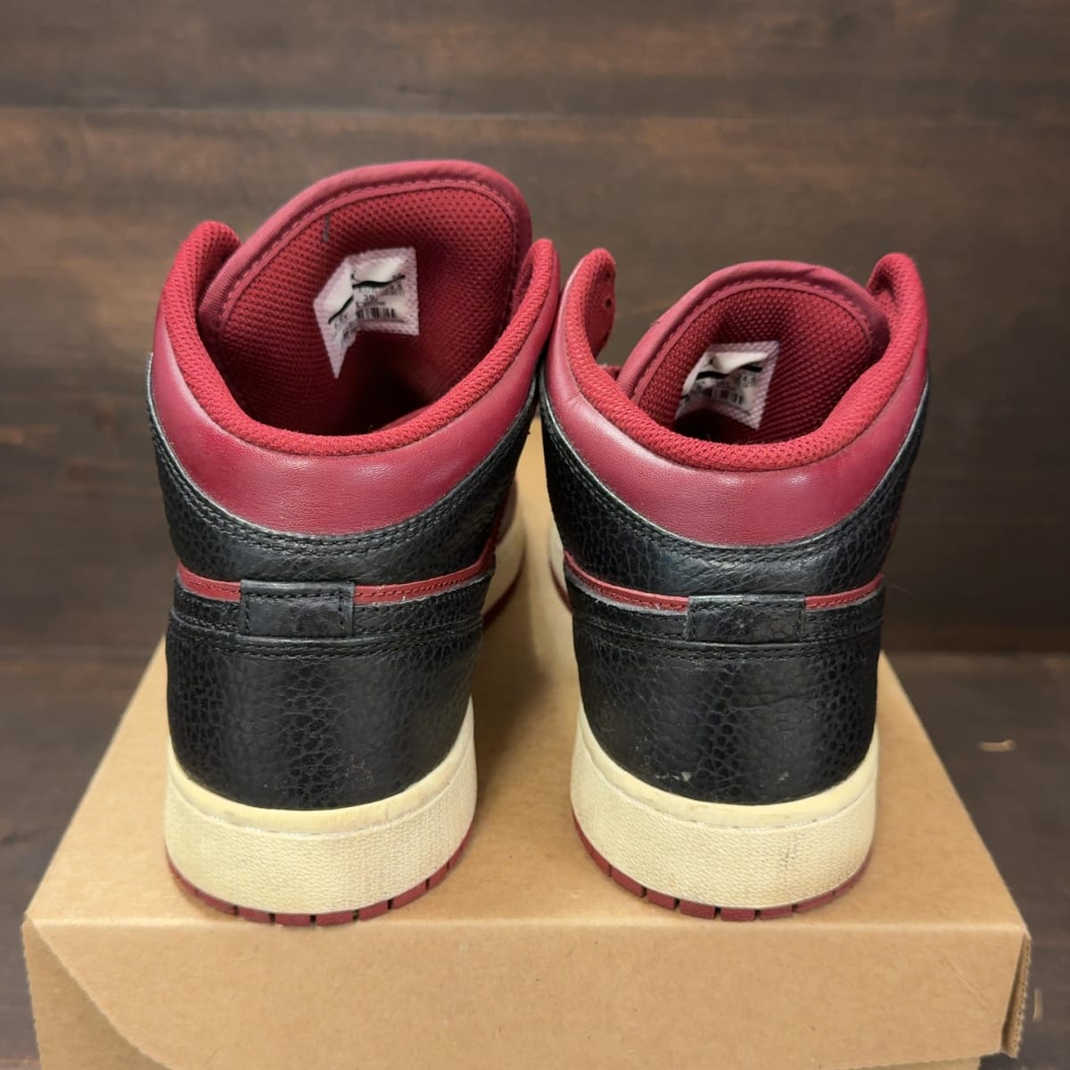 Jordan 1 Mid Team Red Black White (GS) Size 6.5Y (Pre-Owned) - aux