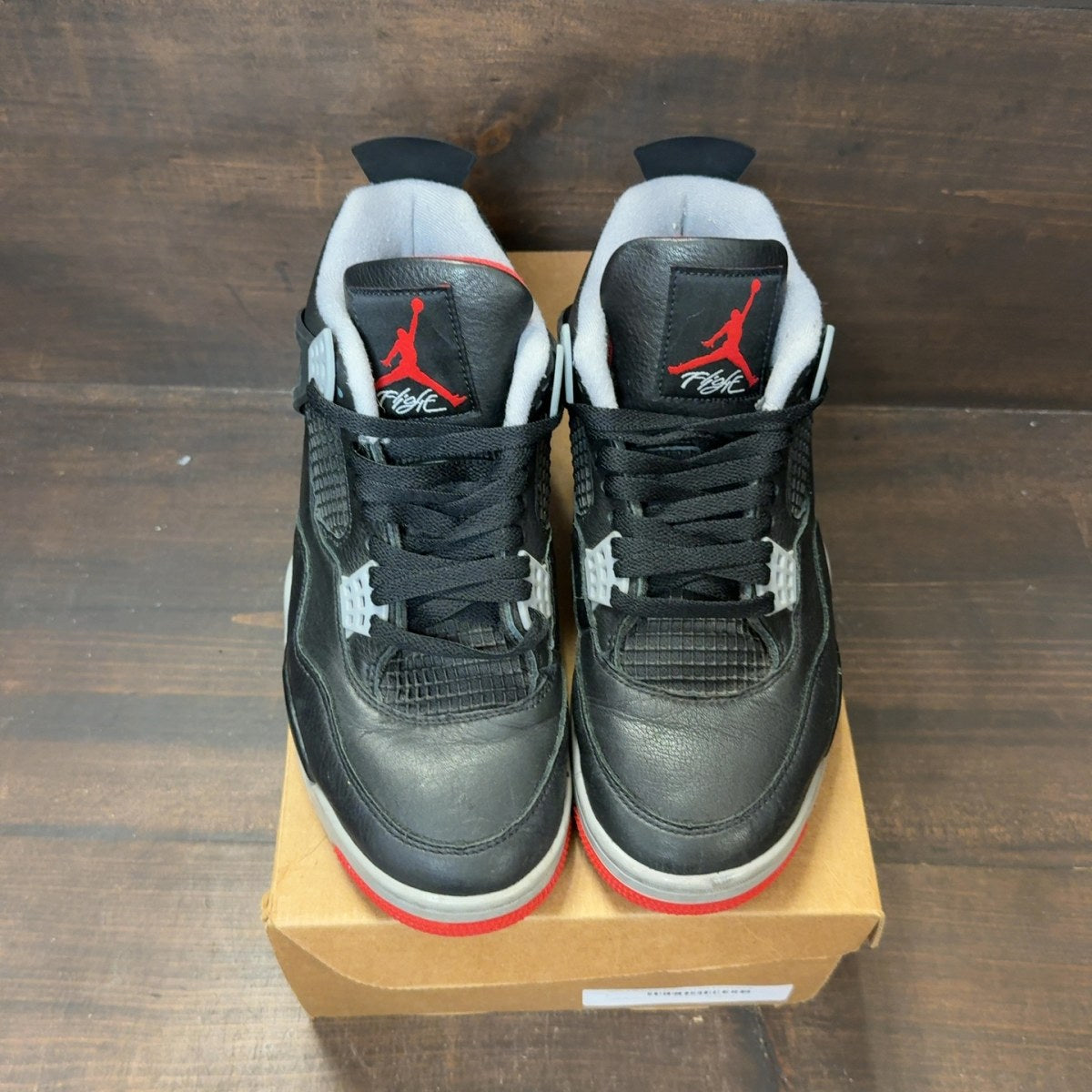 Jordan 4 Retro Bred Reimagined Size 9 (Pre-Owned) - Image 3