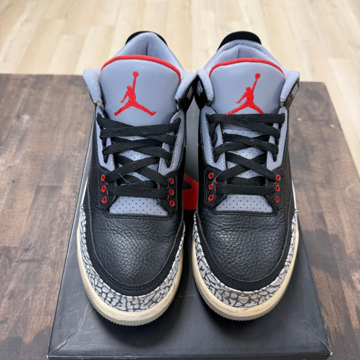 Jordan 3 Retro Black Cement (2018) Size 8.5 (Pre-Owned) - Image 2