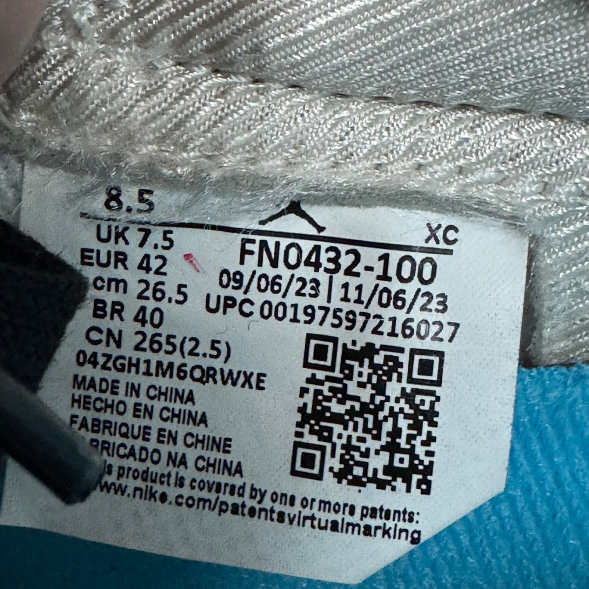 Jordan 1 Retro Low OG Trophy Room Rookie Card Away - Image 8