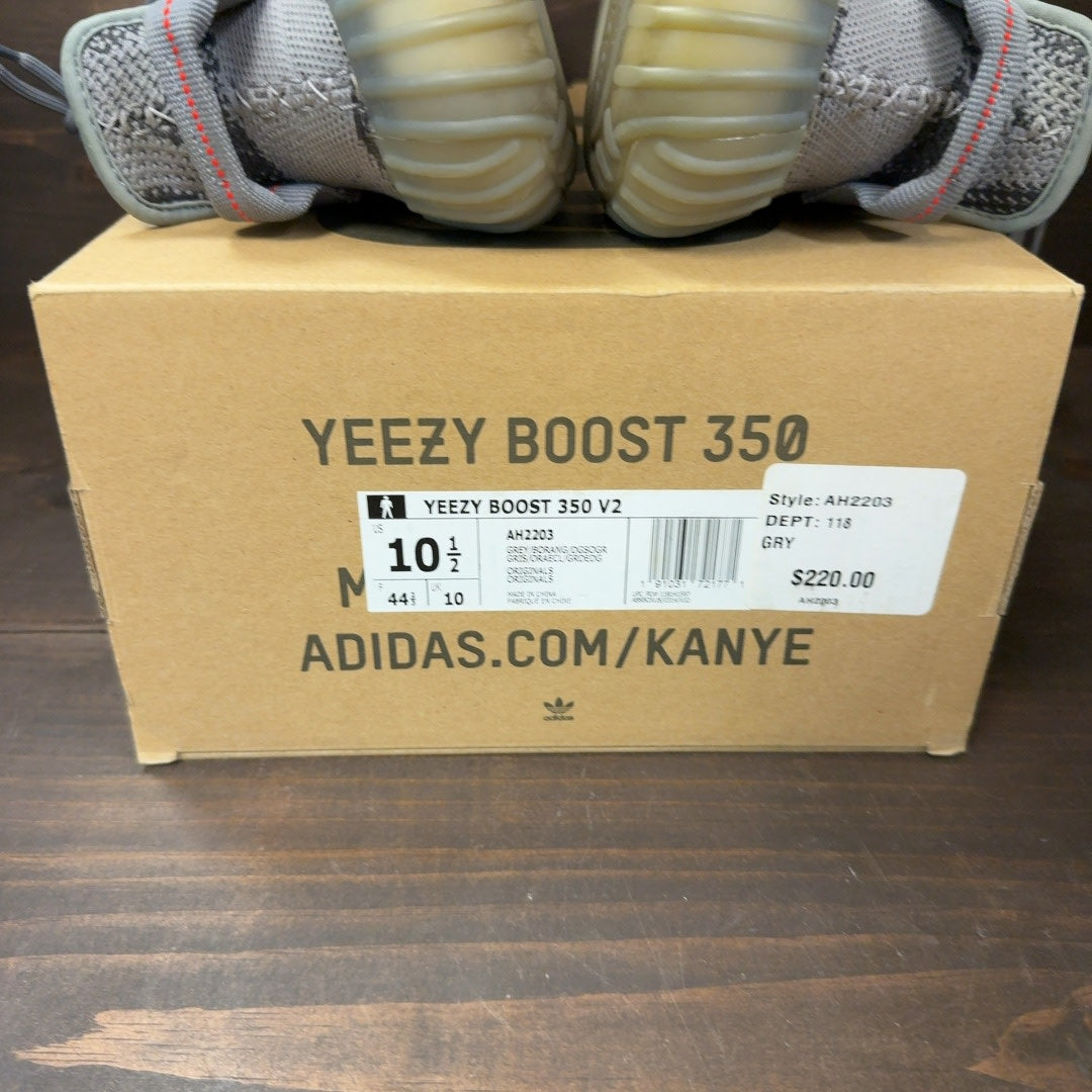adidas Yeezy Boost 350 V2 Beluga 2.0 Size 10.5 (Pre-Owned)