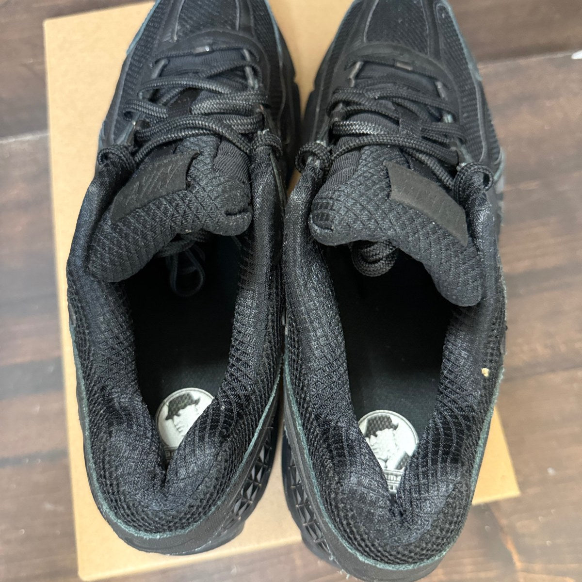 Nike Zoom Vomero 5 Triple Black Size 12 (Pre-Owned) - Image 4