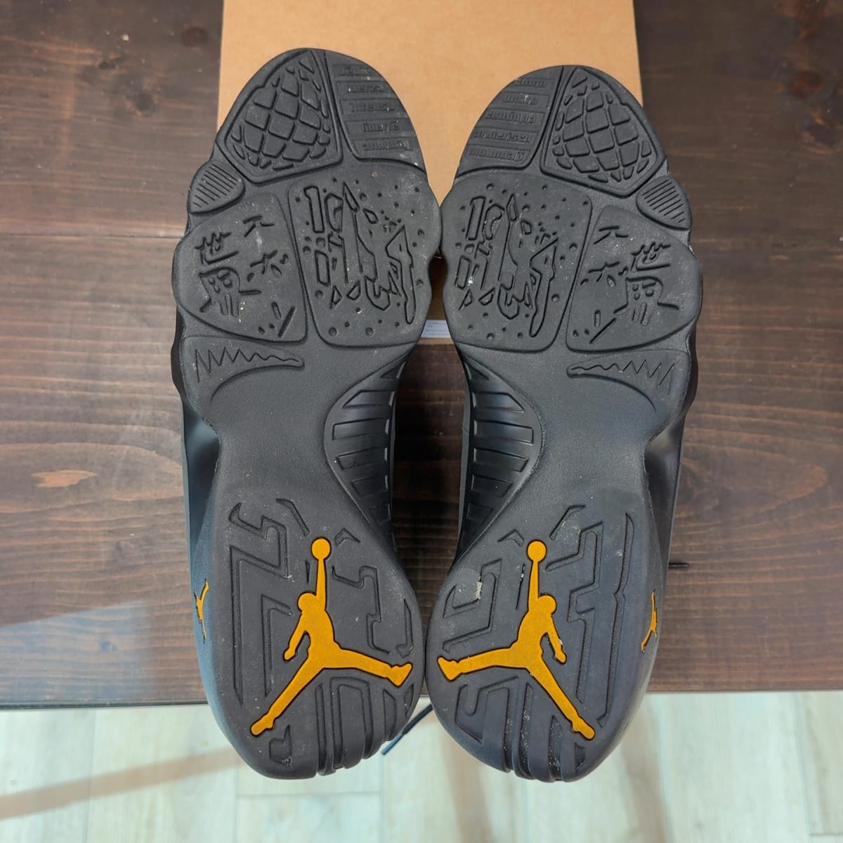 Jordan 9 Retro Dark Charcoal University Gold Size 13 (Pre-Owned) - aux