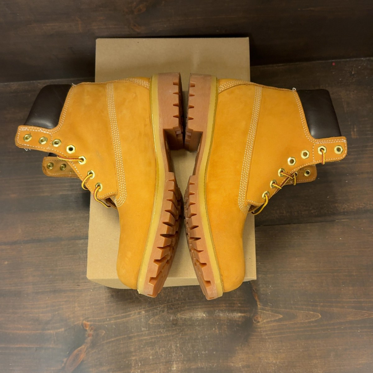 Timberland 6" Premium Waterproof Boots Wheat (Wide) Size 8.5 (Pre-Owned) - Image 7