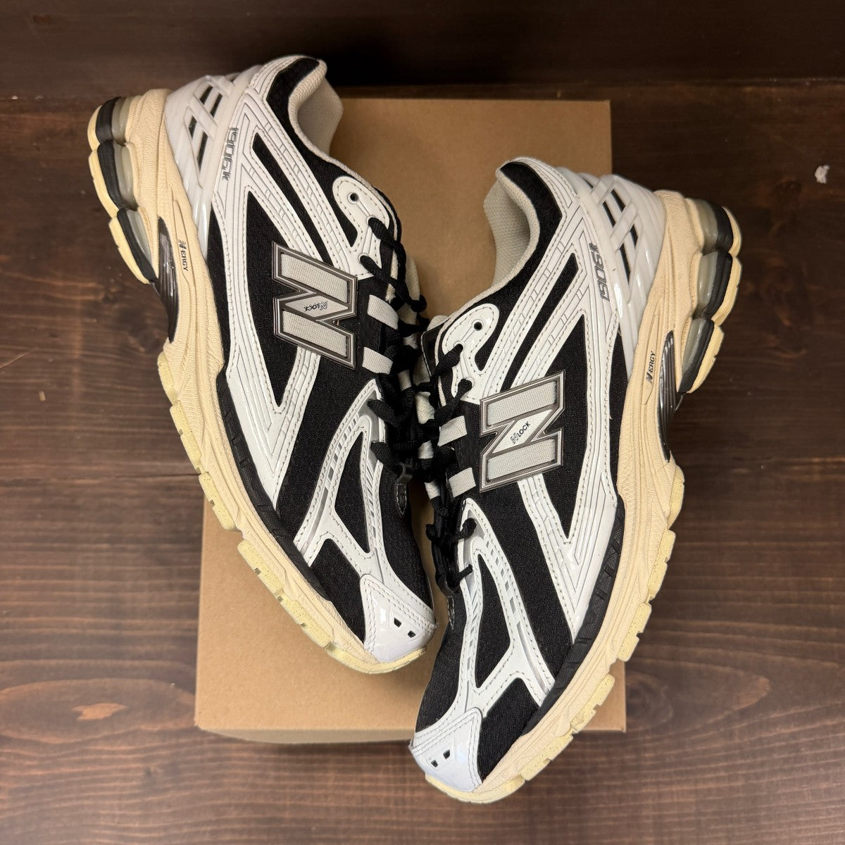 New Balance 1906R White Black Metallic Size 11.5 (Pre-Owned) - Image 2