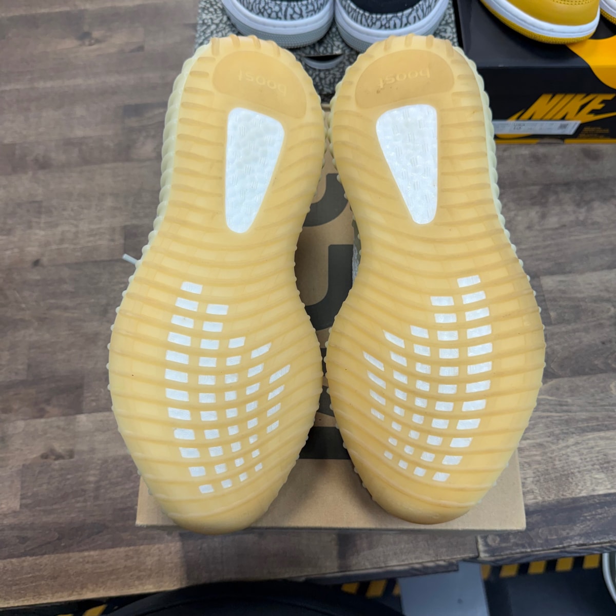 adidas Yeezy Boost 350 V2 Light - Image 5