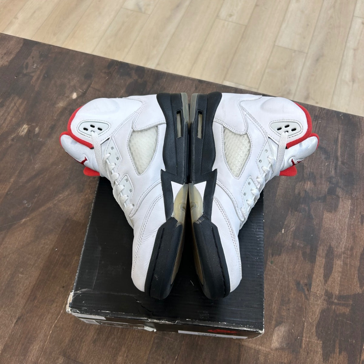 Jordan 5 Retro Fire Red Silver Tongue (2020) (GS) - Image 3