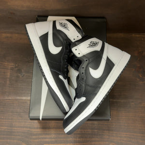 Jordan 1 Retro High OG Black White Size 9 - Image 2