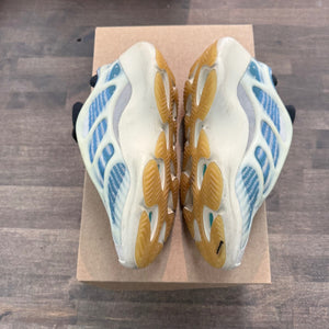 adidas Yeezy 700 V3 Kyanite Size 5 (Pre-Owned) - Image 2