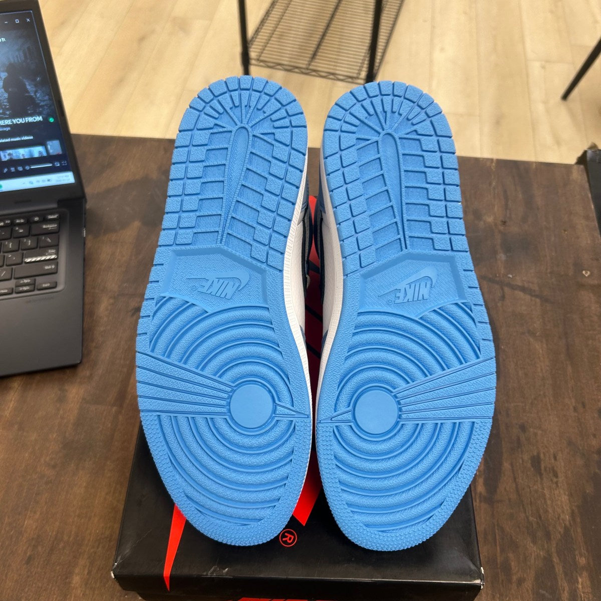 Jordan 1 Retro High OG University Blue - Image 5