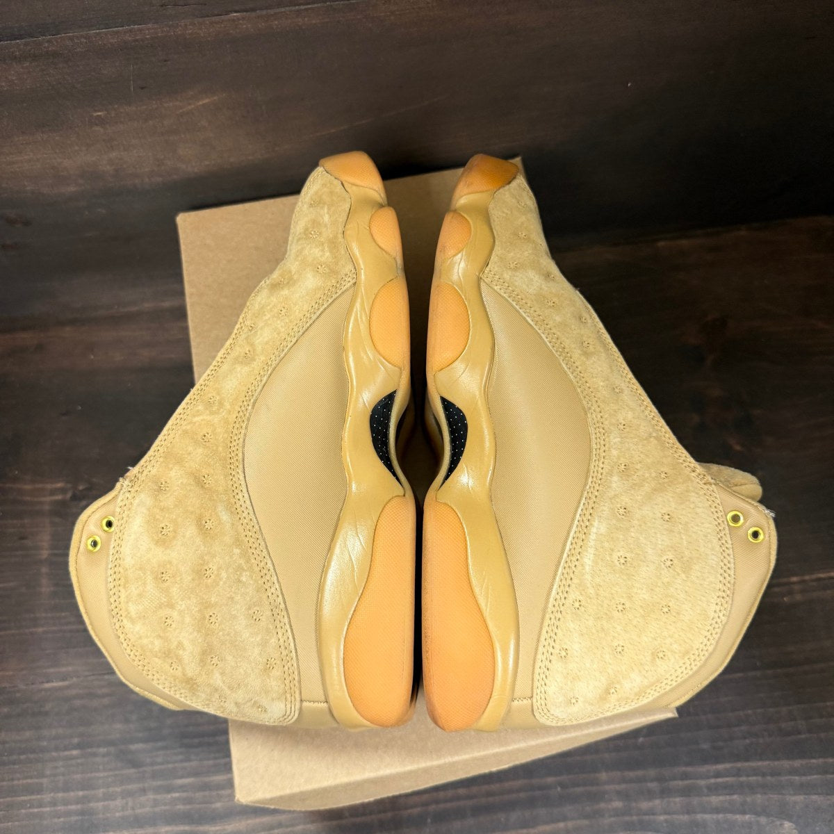 Jordan 13 Retro Wheat Size 9 (Pre-Owned) - Image 5