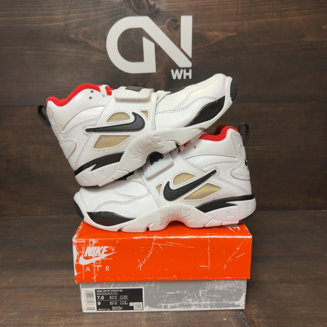 Nike Air Diamond Turf Proto '92 Atlanta Falcons Size 7.5 (Pre-Owned)