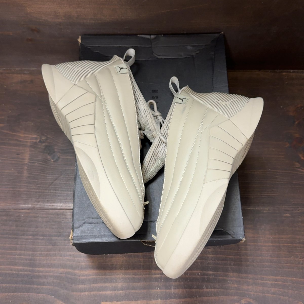 Jordan 15 Retro Billie Eilish (Women's) Size 7.5W (Pre-Owned) - back