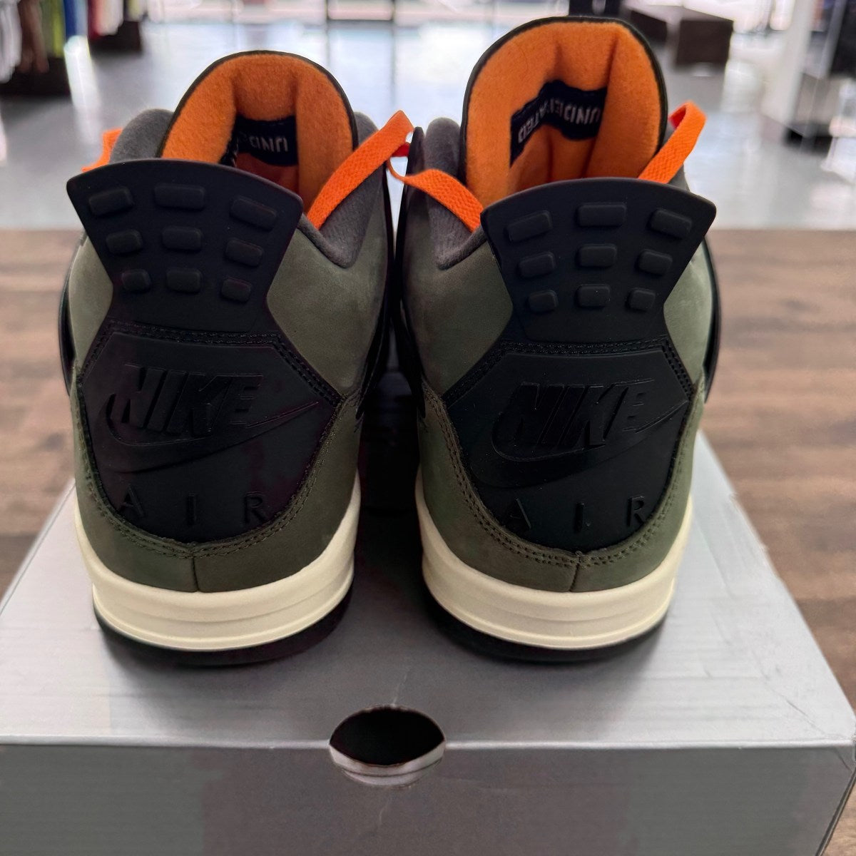 Jordan 4 Retro OG SP Undefeated (2025) - Image 3