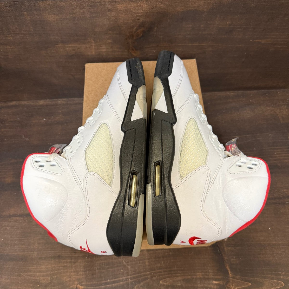Jordan 5 Retro Fire Red Silver Tongue (2020) Size 10 (Pre-Owned) - Image 5