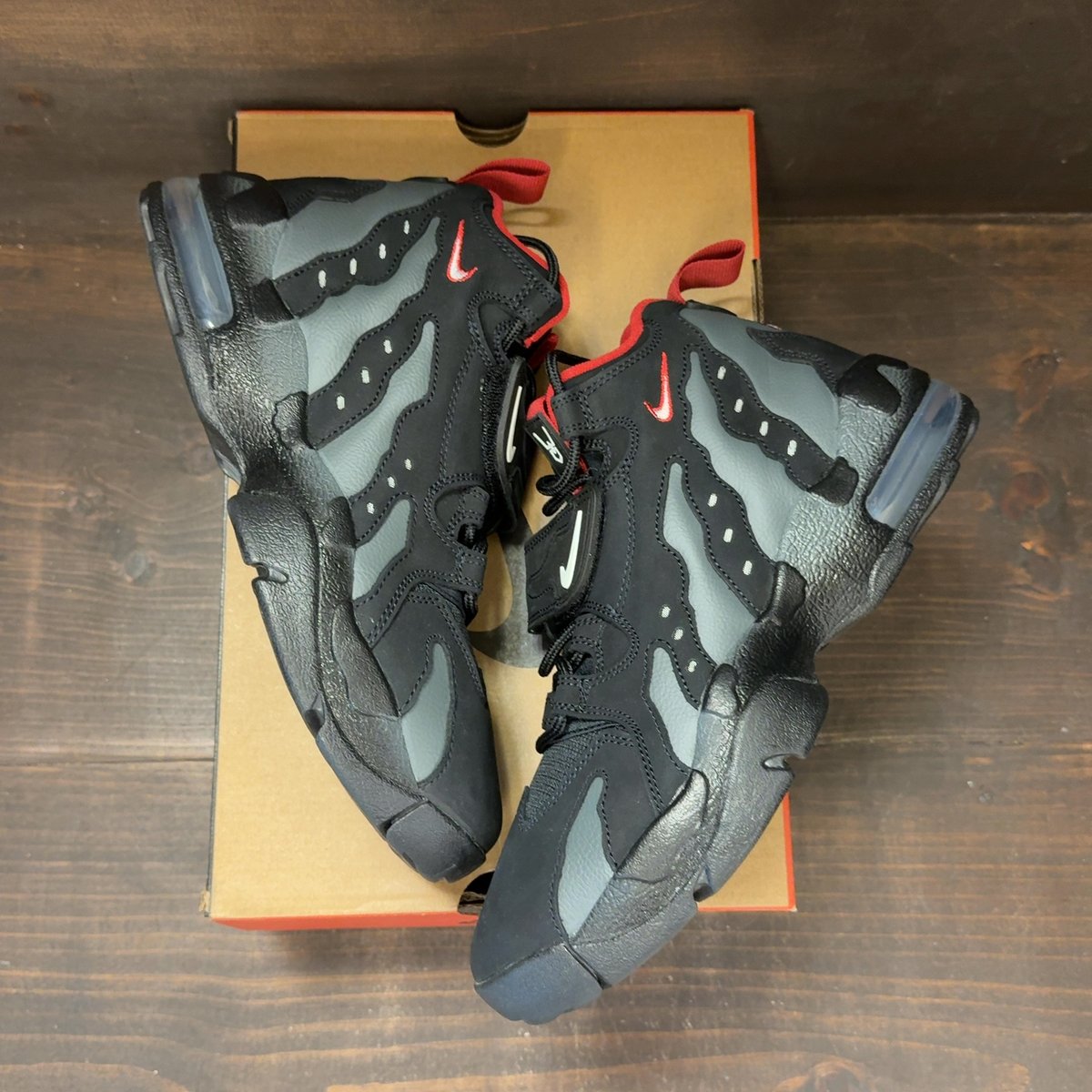 Nike Air DT Max '96 Falcons Size 8.5 (Pre-Owned) - back