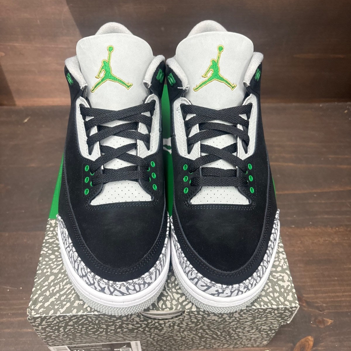 Jordan 3 Retro Pine Green Size 10 (Pre-Owned)