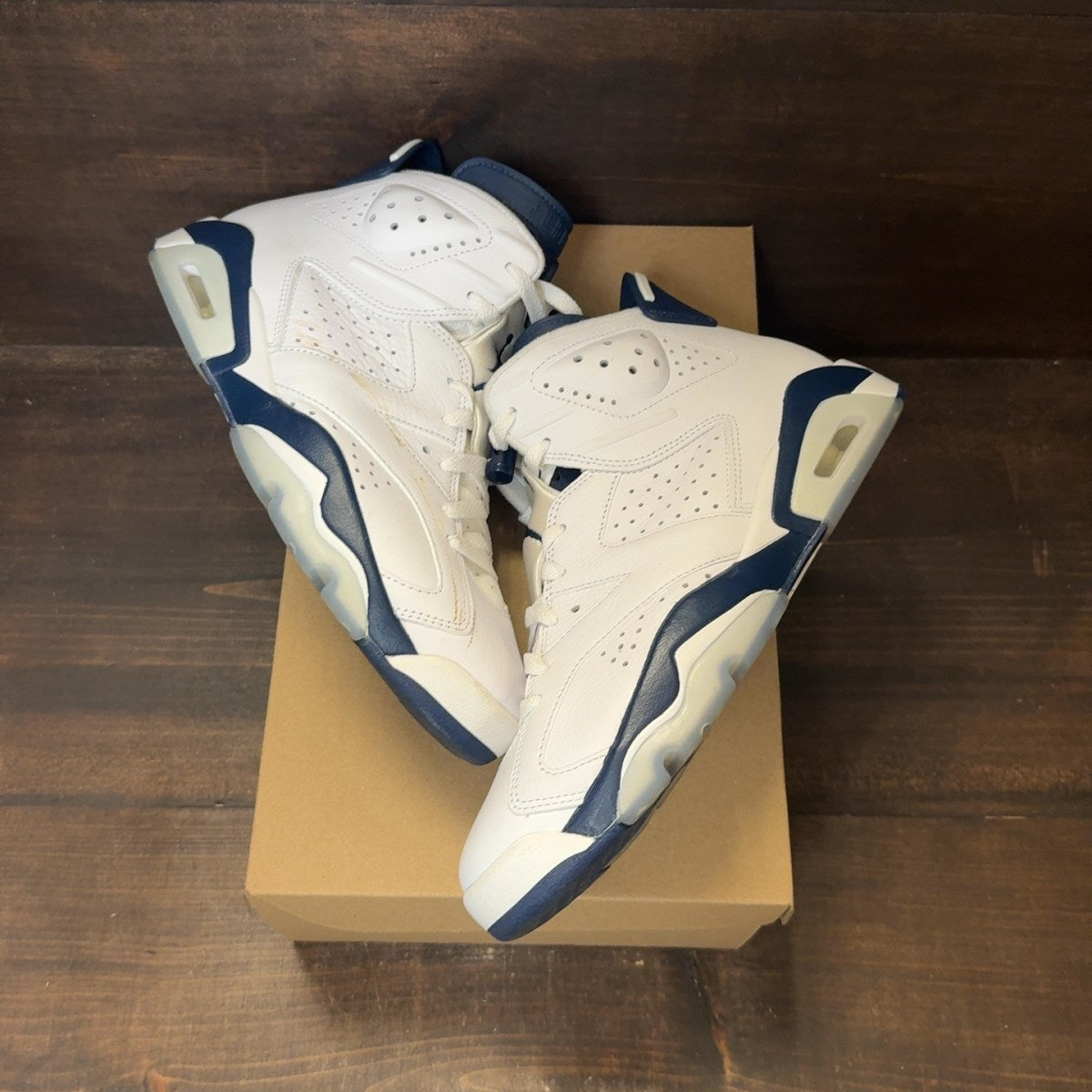 Jordan 6 Retro Midnight Navy (2022) Size 9.5 (Pre-Owned) - Image 2