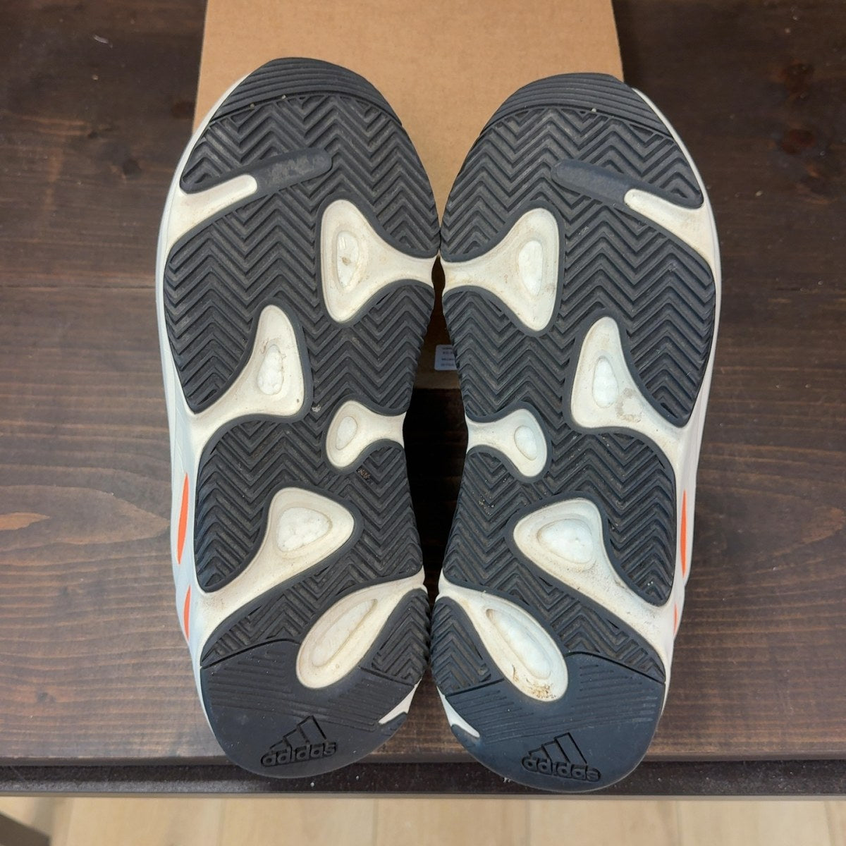 adidas Yeezy Boost 700 Wave Runner Size 10.5 (Pre-Owned) - Image 8