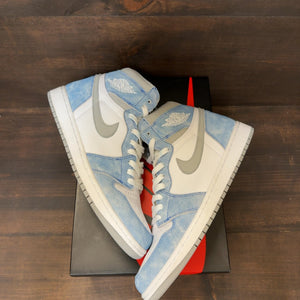 Jordan 1 Retro High OG Hyper Royal - Image 2