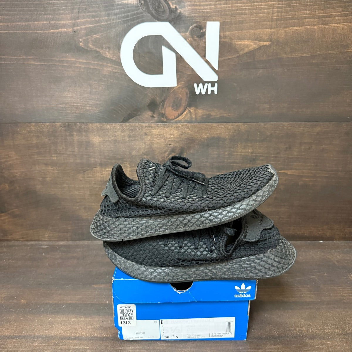 adidas Deerupt Core Black (Youth) Size 5.5Y (Pre-Owned) - Image 1