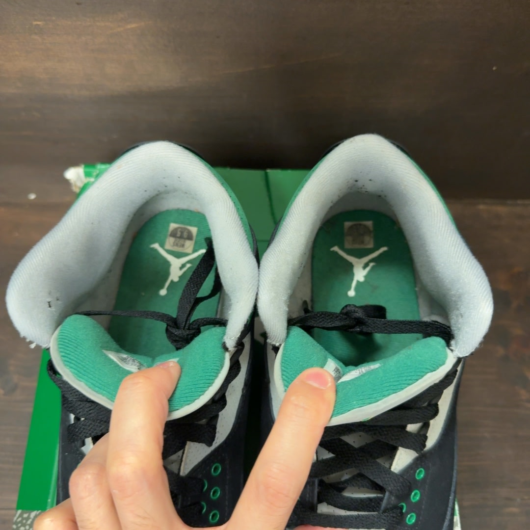 Jordan 3 Retro Pine Green Size 9.5 (Pre-Owned) - Image 4