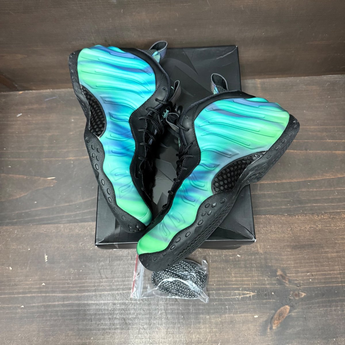 Nike Air Foamposite One Northern Lights Size 9 (Pre-Owned) - tag