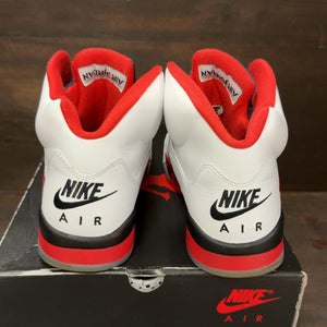Jordan 5 Retro Fire Red Black Tongue (2025) Size 10.5 (Pre-Owned) - aux