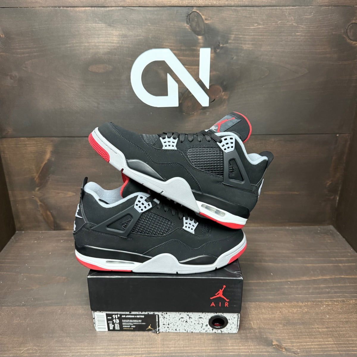 Jordan 4 Retro Bred (2019) - Image 1