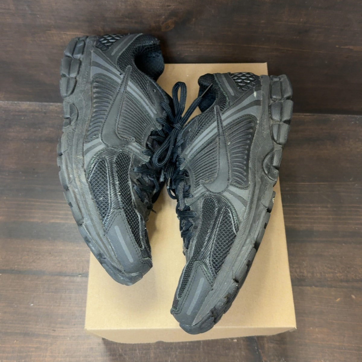 Nike Zoom Vomero 5 Triple Black Size 12 (Pre-Owned) - Image 2