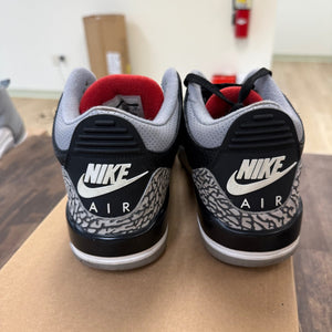 Jordan 3 Retro Black Cement (2018) Size 8 (Pre-Owned) - Image 3