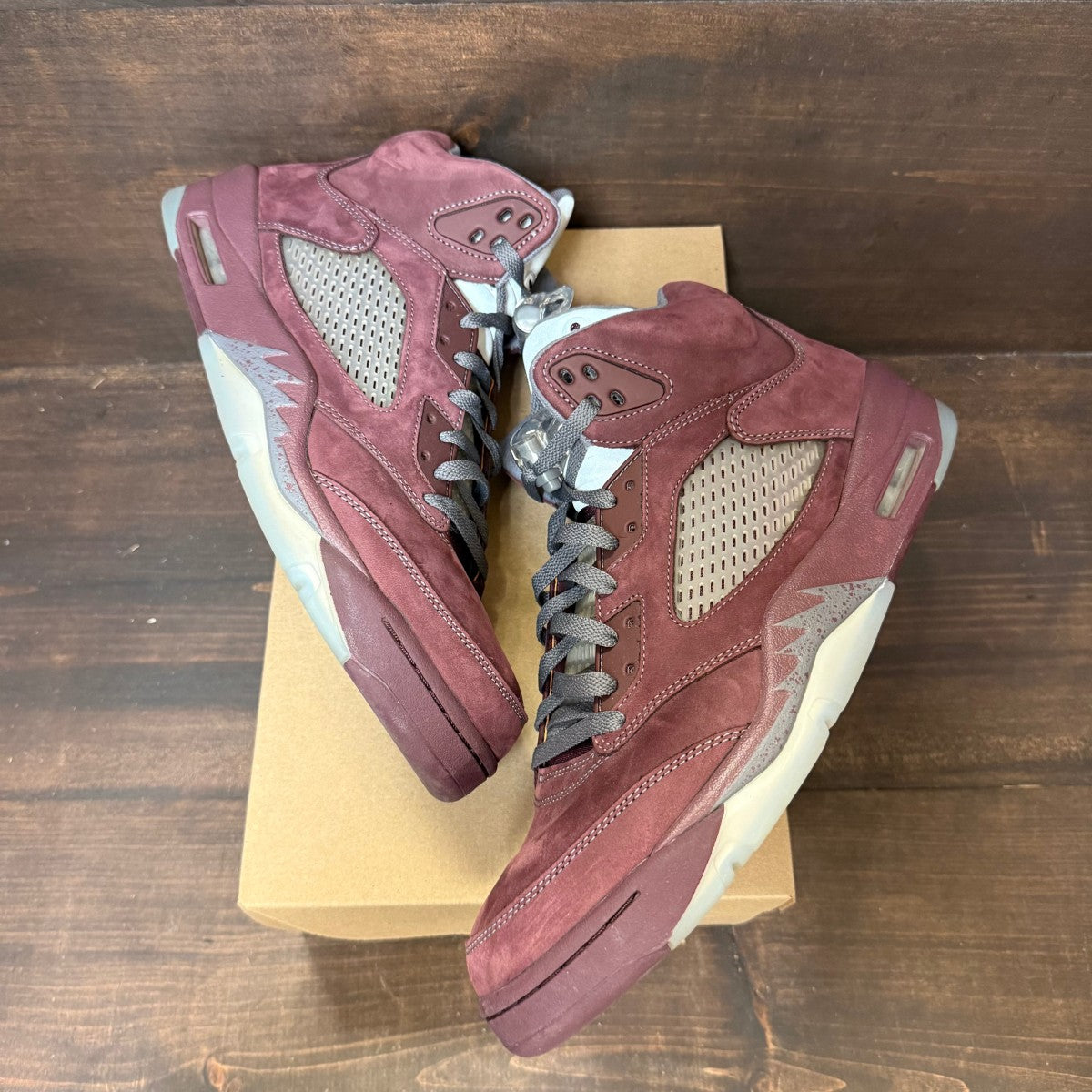 Jordan 5 Retro Burgundy (2023) Size 13 (Pre-Owned) - Image 2