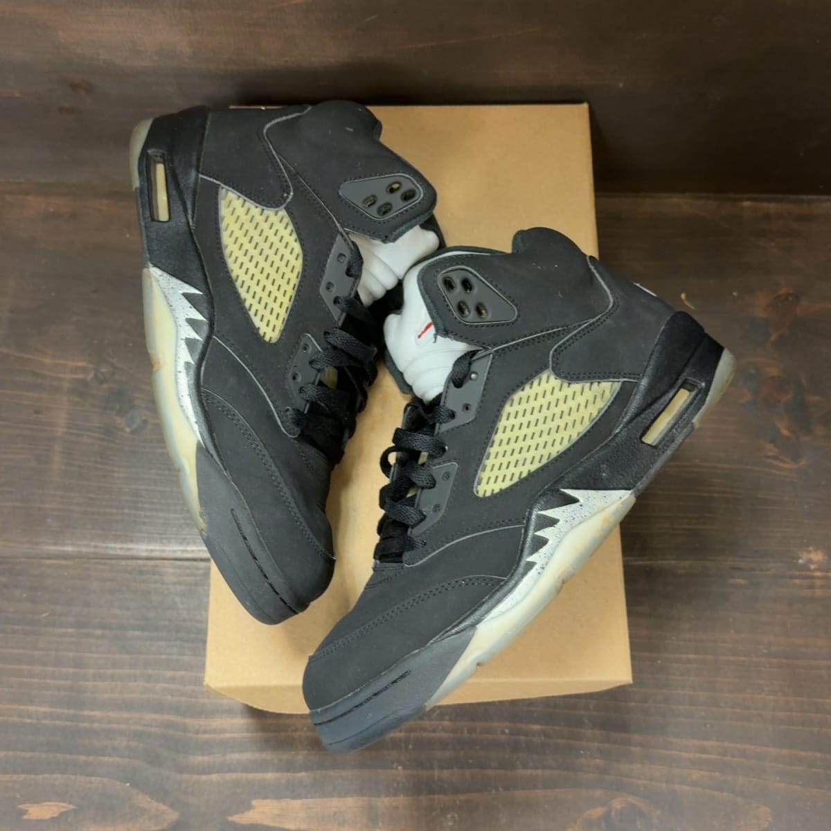 Jordan 5 Retro Black Metallic (2016) Size 9 (Pre-Owned) - back