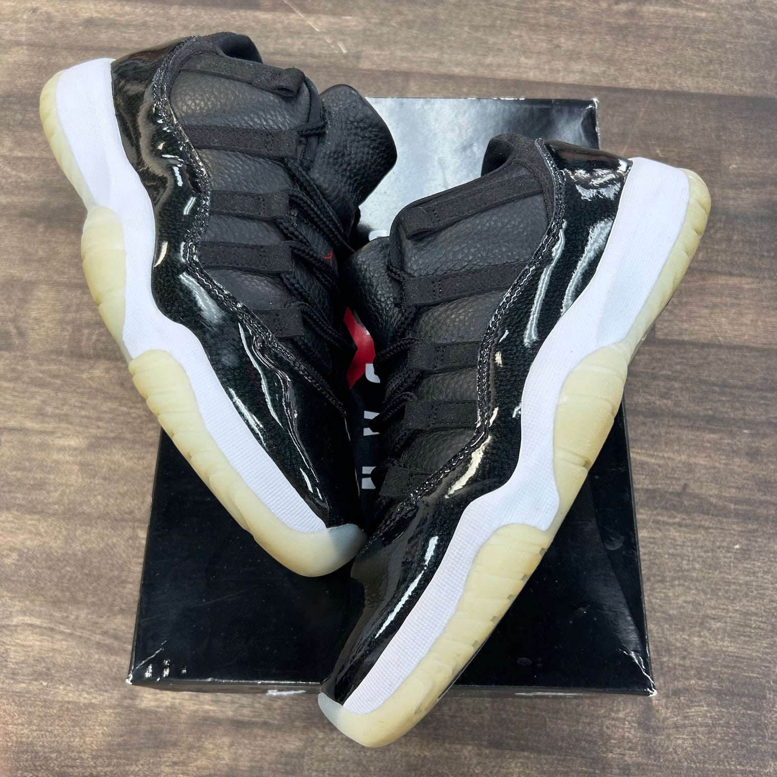 72-10 Jordan 11 Low (USED)