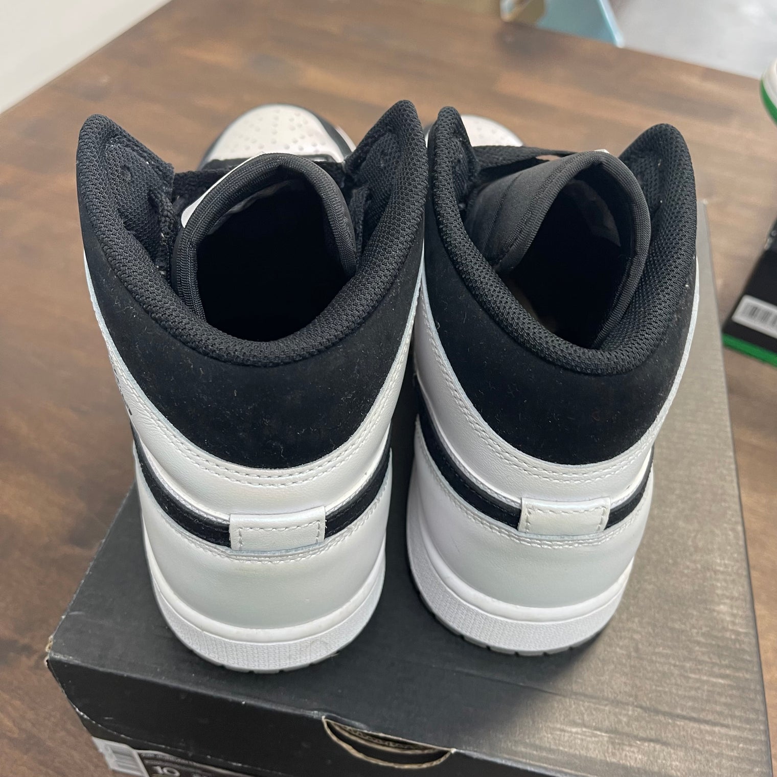 Diamond Short Jordan 1 Mid (USED)
