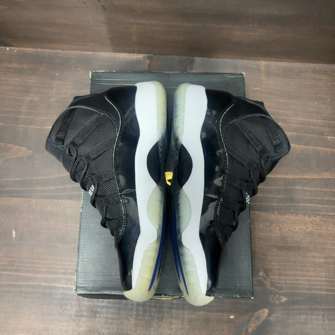 Jordan 11 Retro Space Jam (2016) (GS) - Image 4