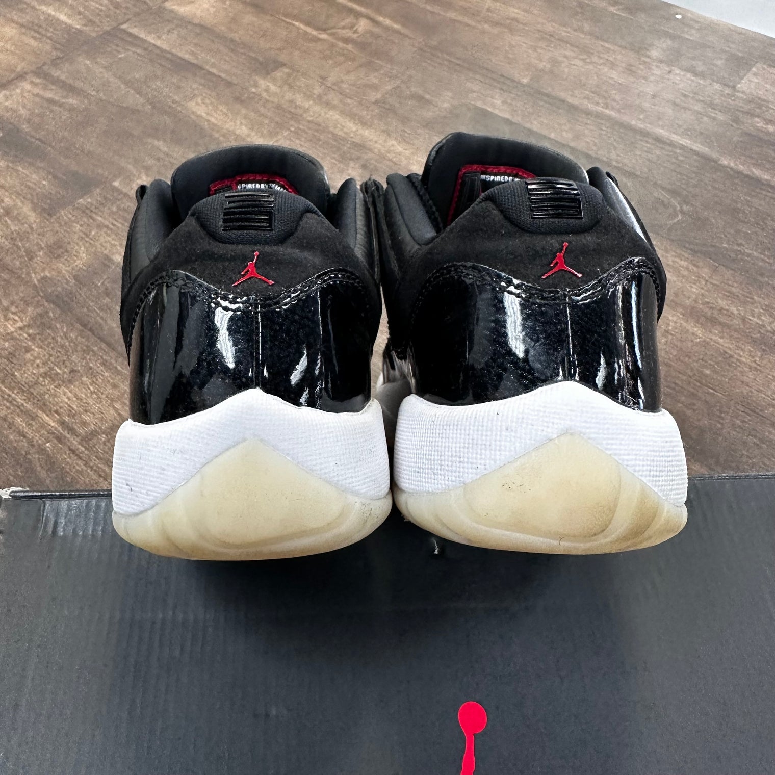 (GS) 72-10 Jordan 11 Low (USED)