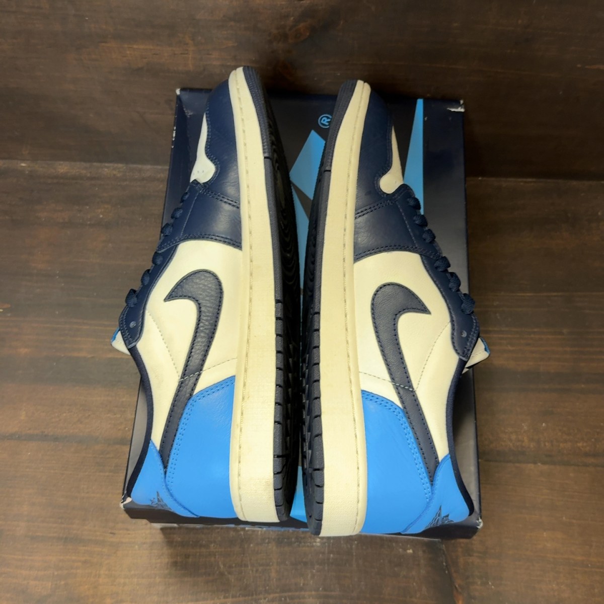 Jordan 1 Low OG Obsidian UNC - Image 6