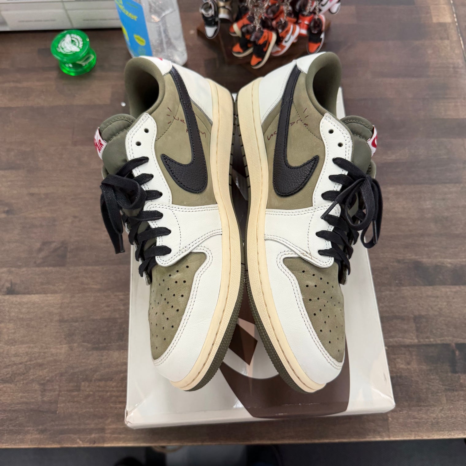 Medium Olive Travis Scott Jordan 1 Low OG SP (USED)