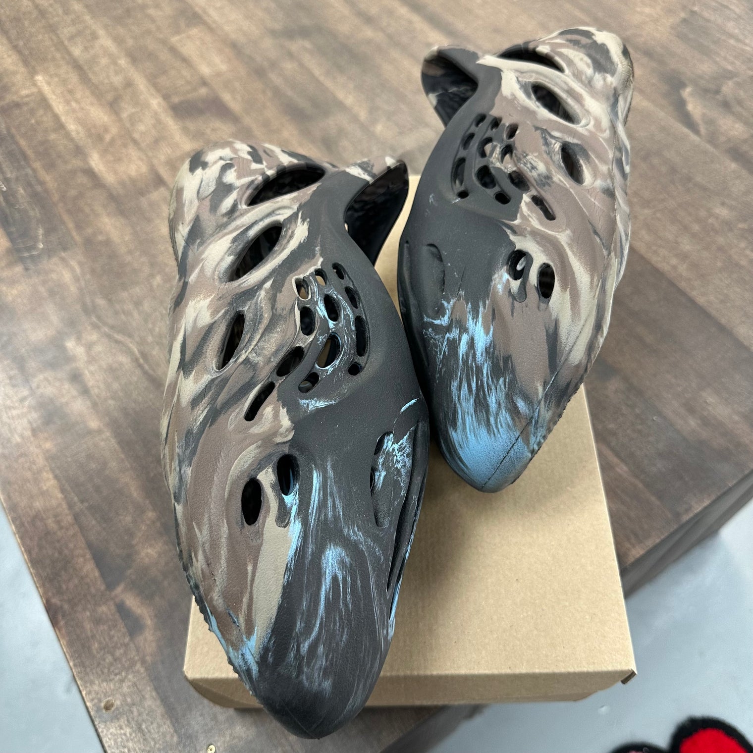 MX Cinder Yeezy Foam RNNR (USED,No Box)