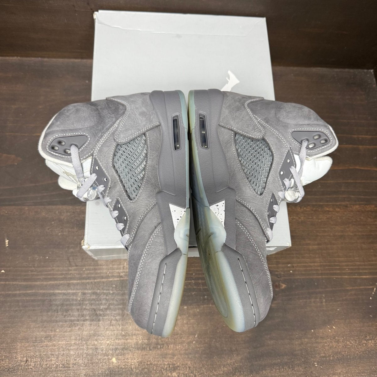 Jordan 5 Retro Wolf Grey (2026) Size 10.5 (Pre-Owned) - side