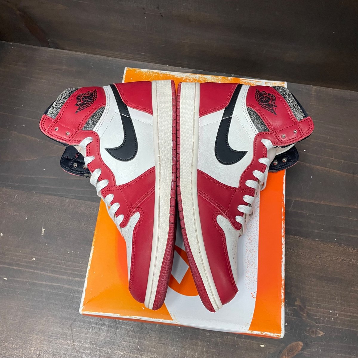Jordan 1 Retro High OG Chicago Lost and Found Size 9 (Pre-Owned) - sole