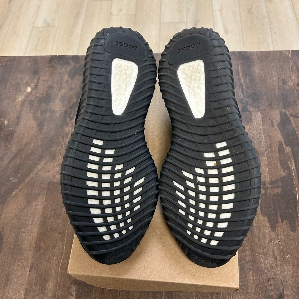 adidas Yeezy Boost 350 V2 Dazzling Blue Size 12.5 (Pre-Owned) - Image 5