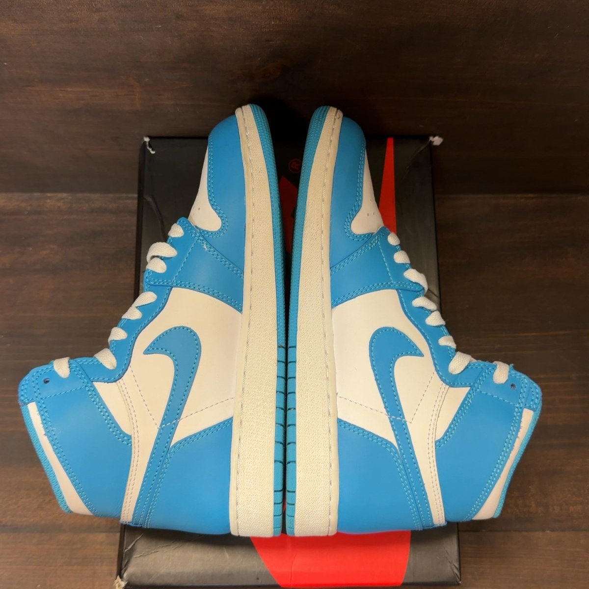Jordan 1 Retro High OG UNC (GS) - Image 5