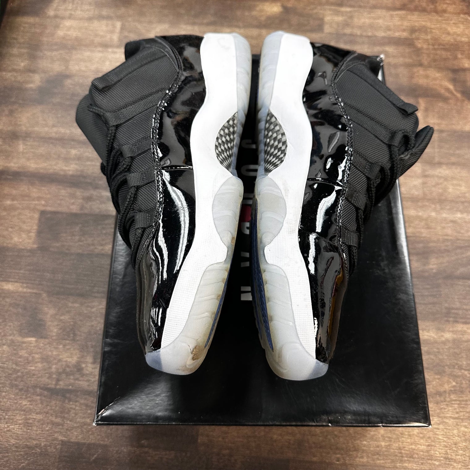 Space Jam Jordan 11 Low (USED)