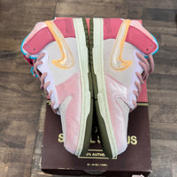 Social Status Free Lunch SB Strawberry Milk Dunk Mid (USED)